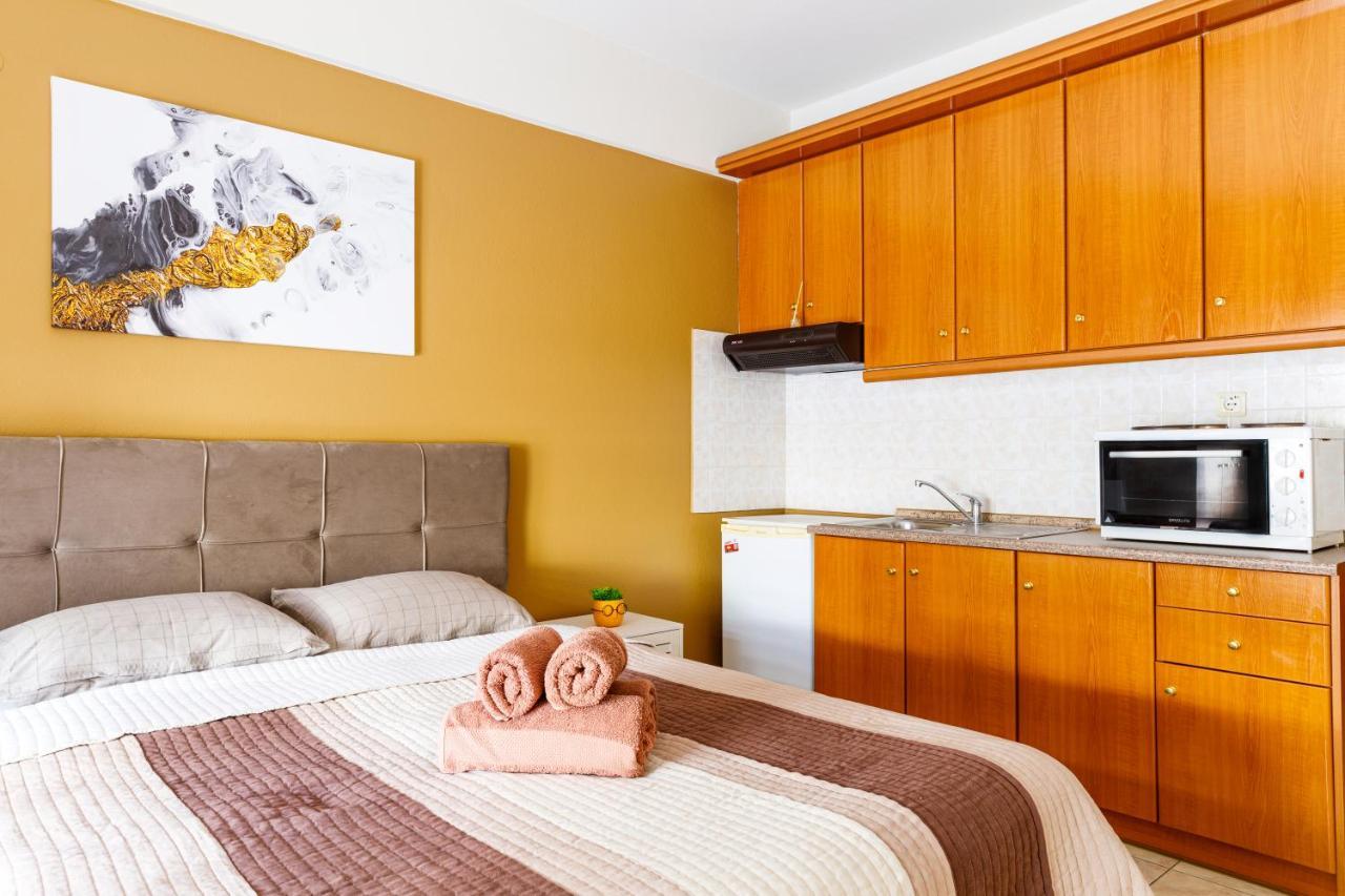 Blaze Studios & Apartments كسانثي المظهر الخارجي الصورة